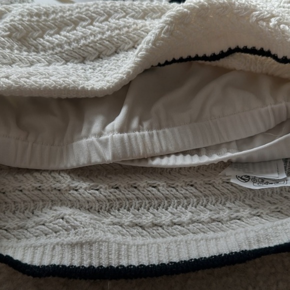 NWT Abercrombie & Fitch Black And White Crochet Tank Crop Top - Misses XS - Picture 4 of 5